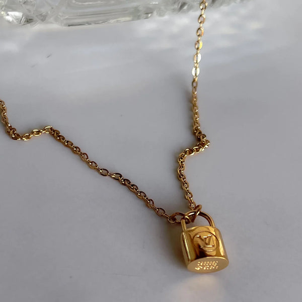 Collier médaillon