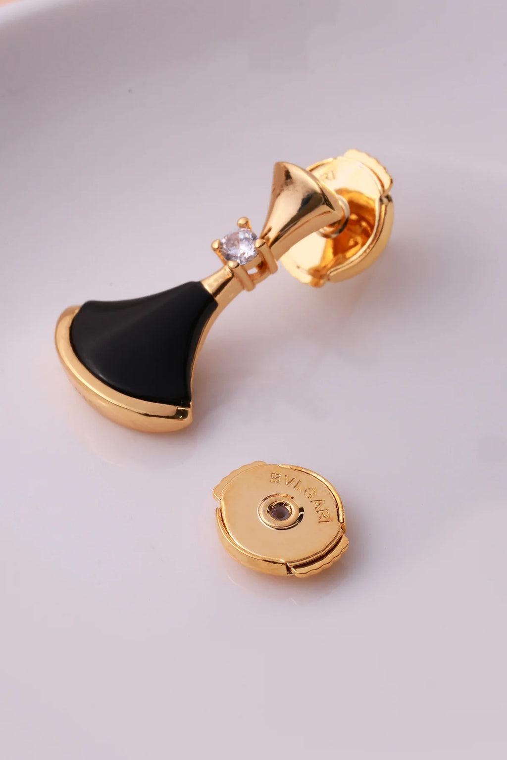 Alaria Black Earrings