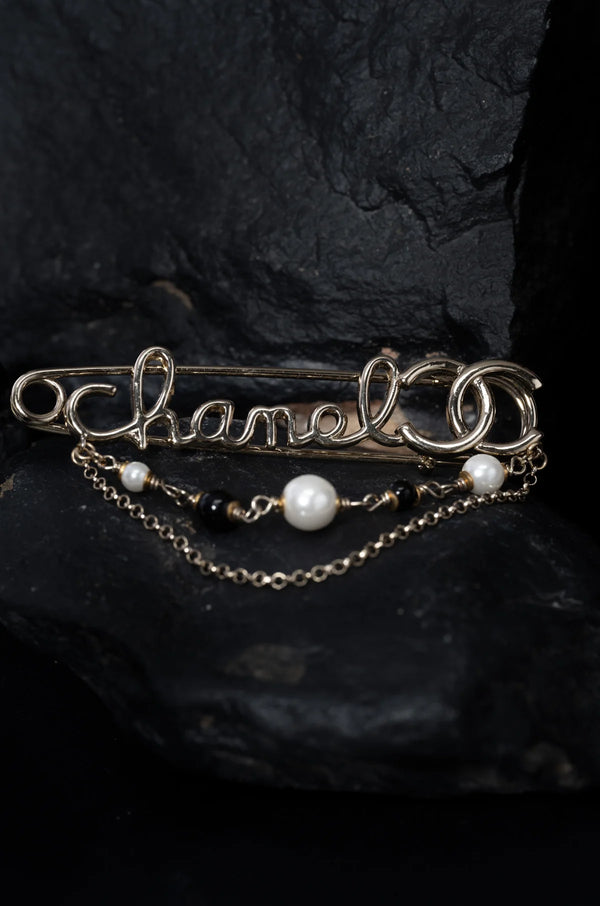 Broche Signature Chic