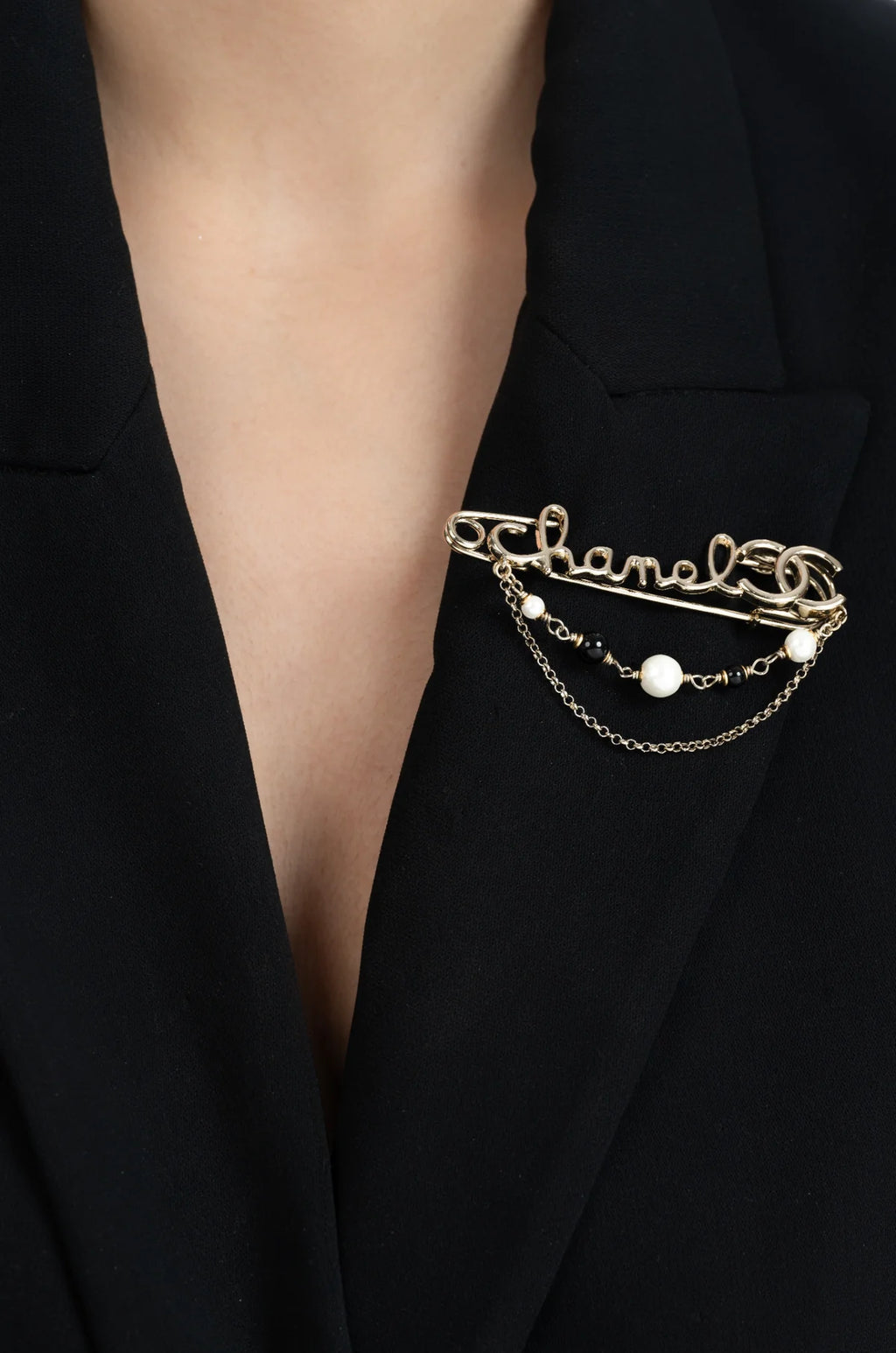 Signature Chic Brooch