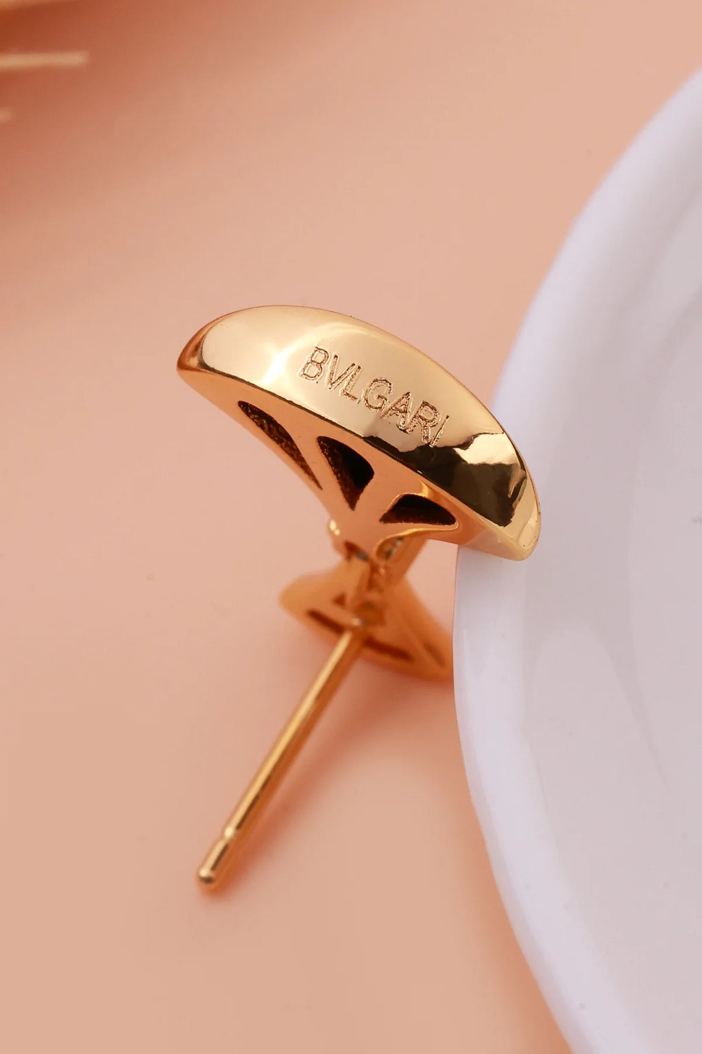 Alaria Black Earrings