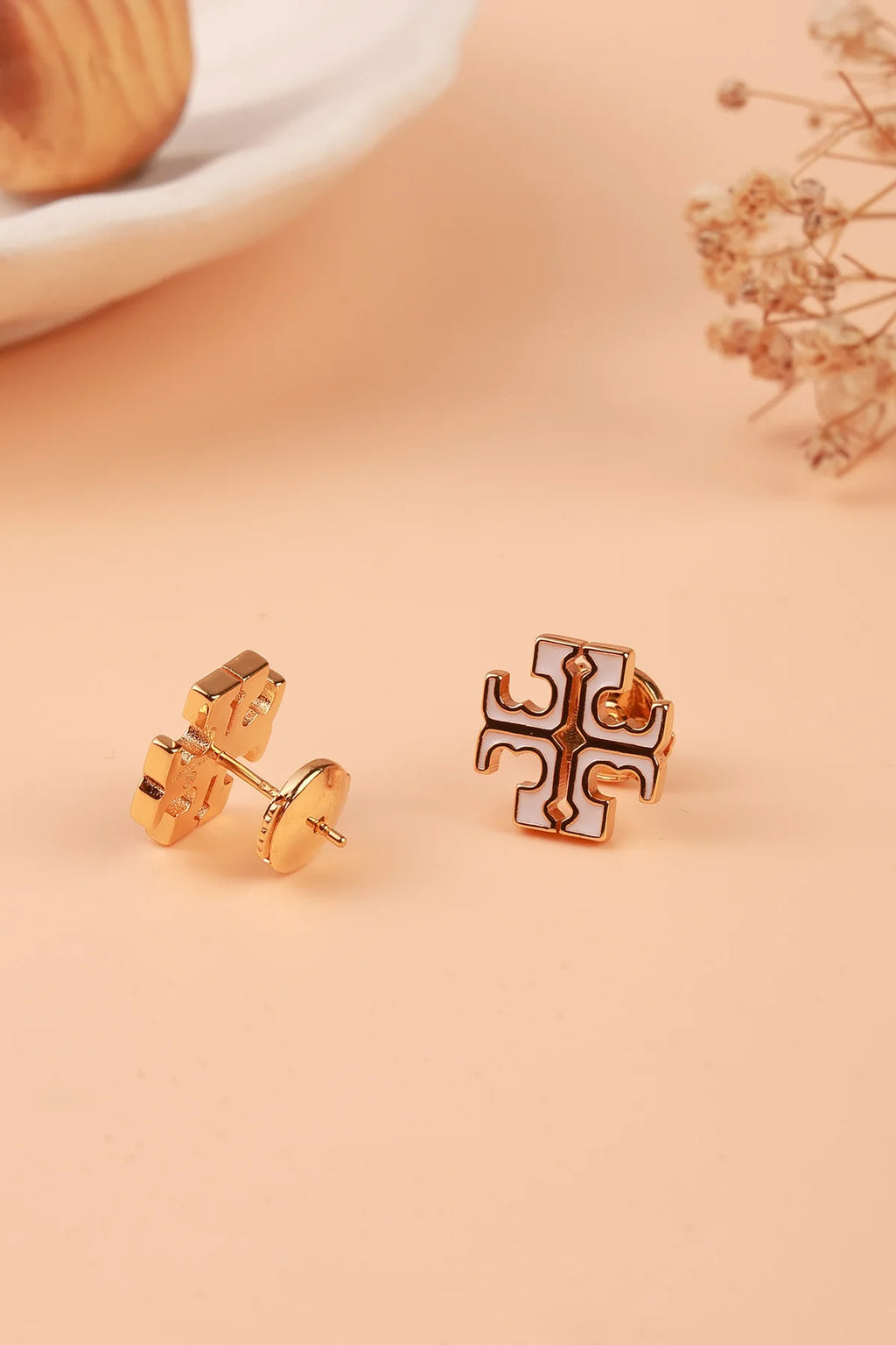 Monochrome White Glam Tori Bunch Studs