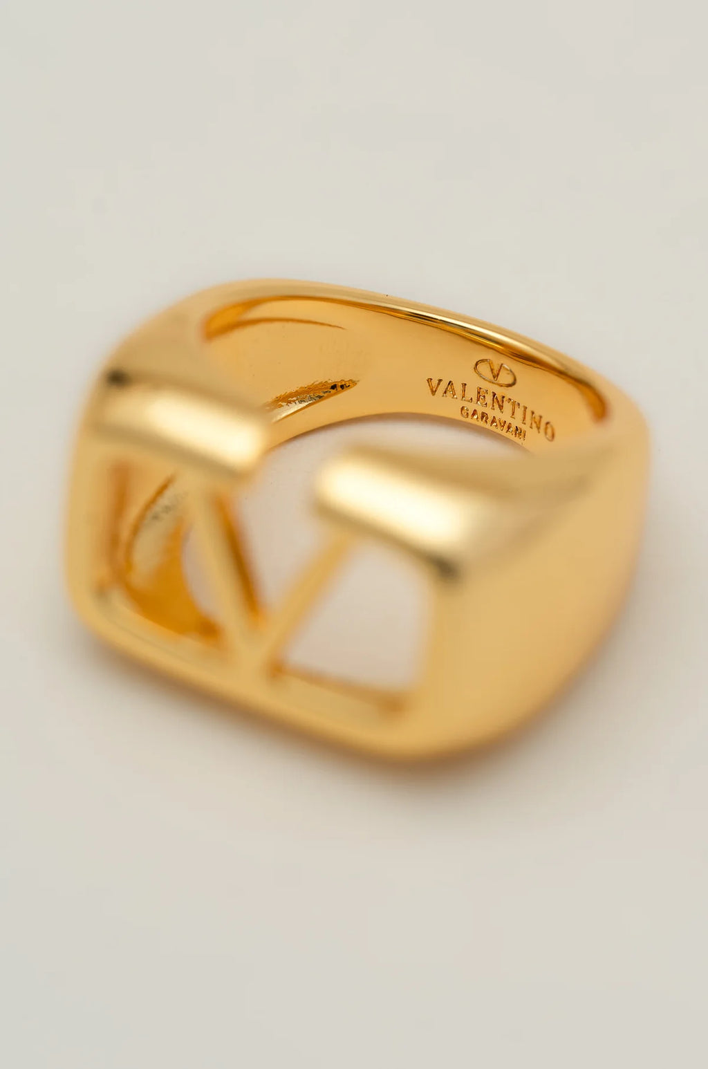 V-Charm Valentine Ring