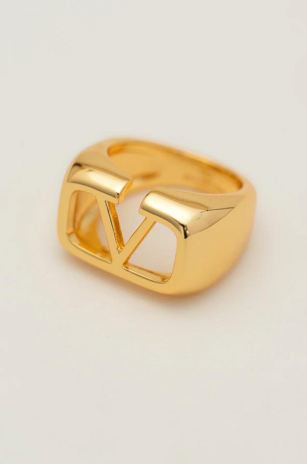 V-Charm Valentine Ring