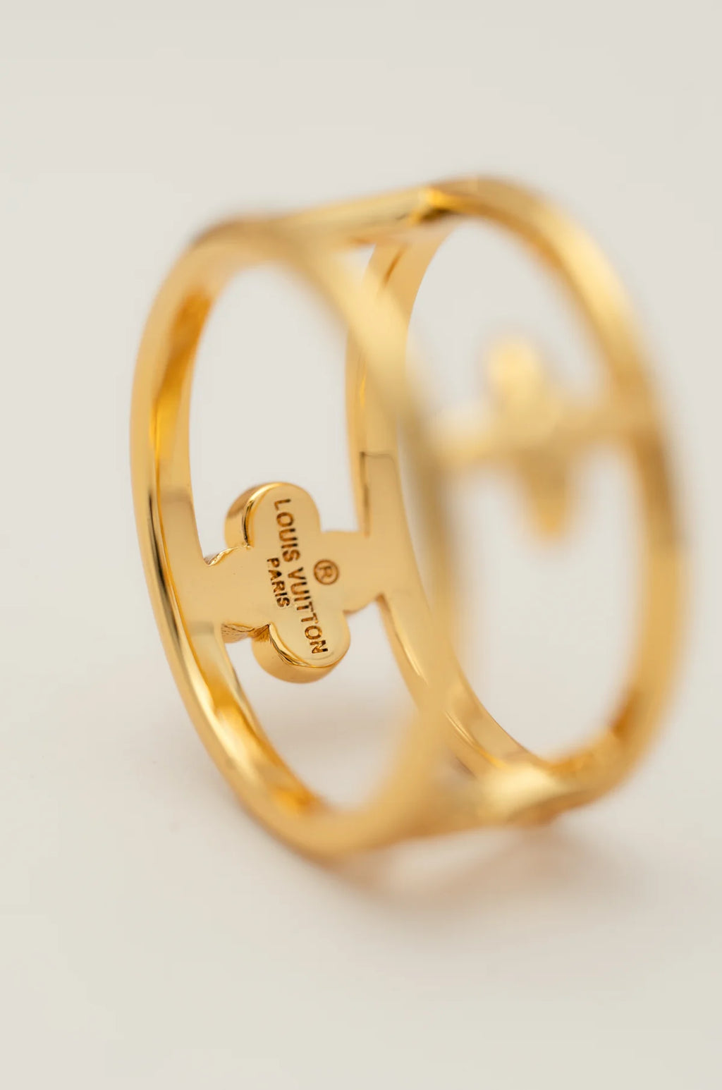 Bague emblématique d'Elvy