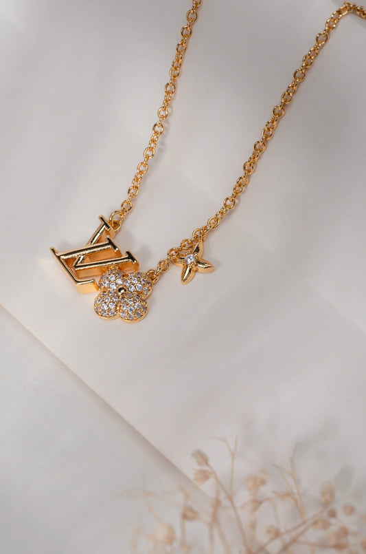 Collier Elvy à breloque aviaire