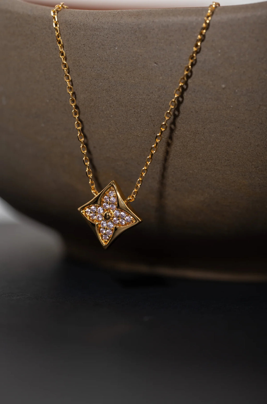 Lavish Elvy Neckchain