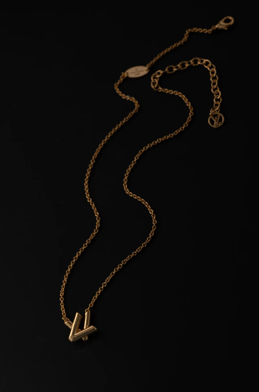 Iconic Elvy Neckchain