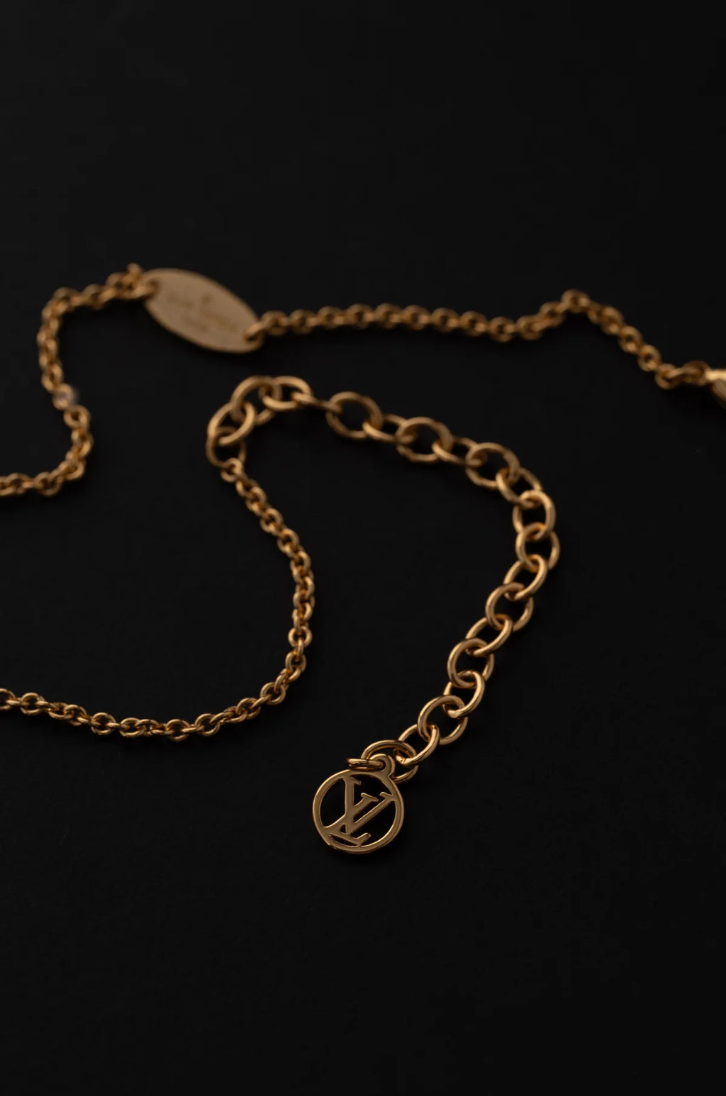 Iconic Elvy Neckchain