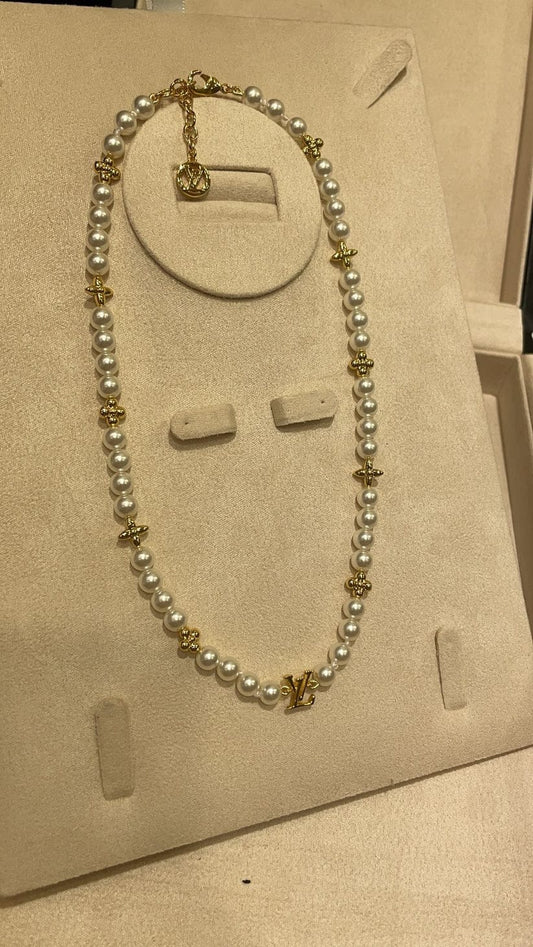 Elegant Pearl Charm Necklace – Inspired Luxury Edition